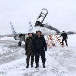 Фото с летчиком возле МиГ-29