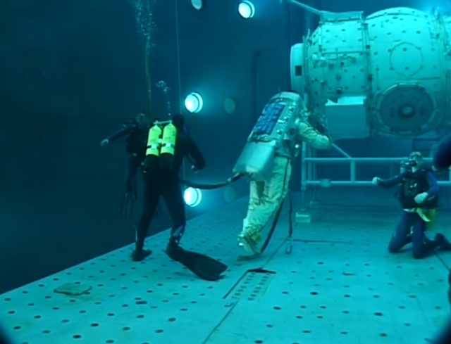 Гидроневесомость