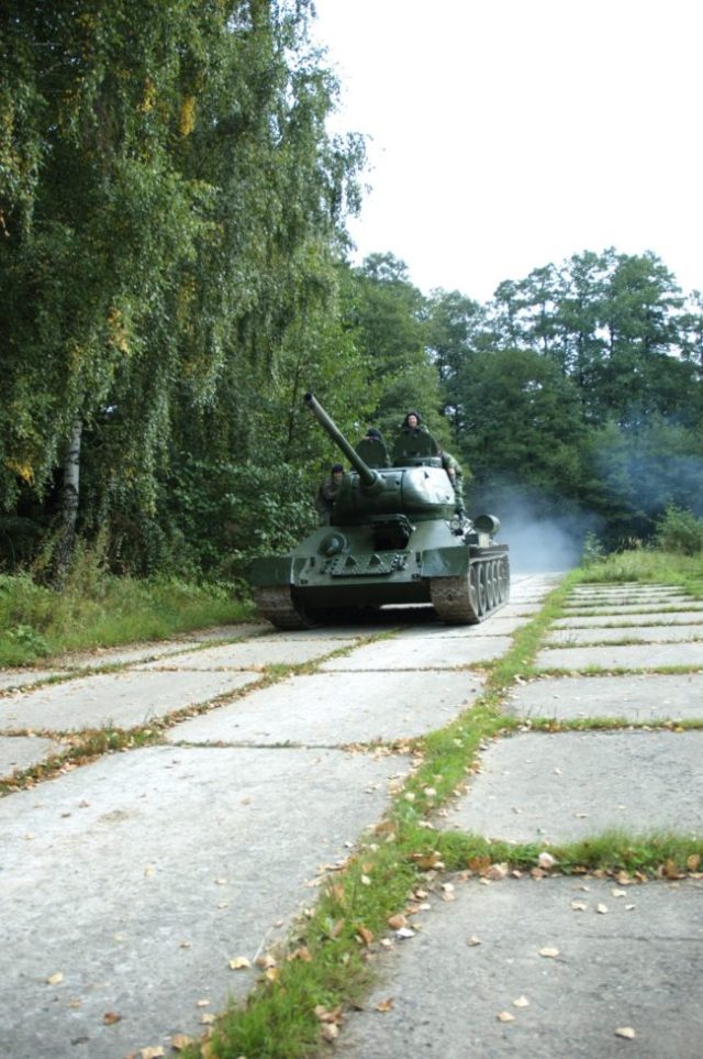 Катание на танке для туристов