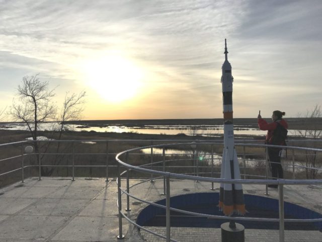 Территория гостиницы Космонавт