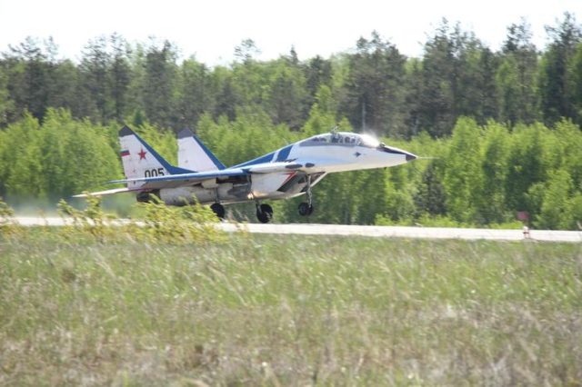 Полеты на самолете МиГ-29 Полеты на самолете МиГ-29