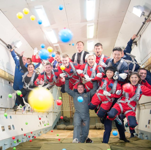 Туристы в Невесомости